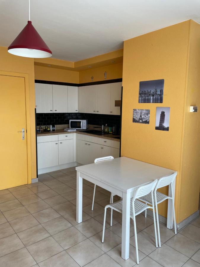 Gezellig Appartement In Oostende Bagian luar foto